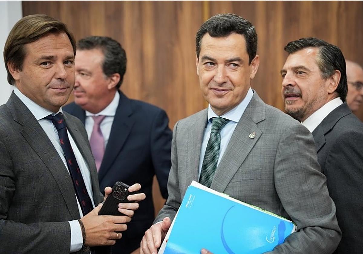 Vox firmarán el acuerdo de gobierno en el Parlamento de Andalucía antes de la votación | Ideal