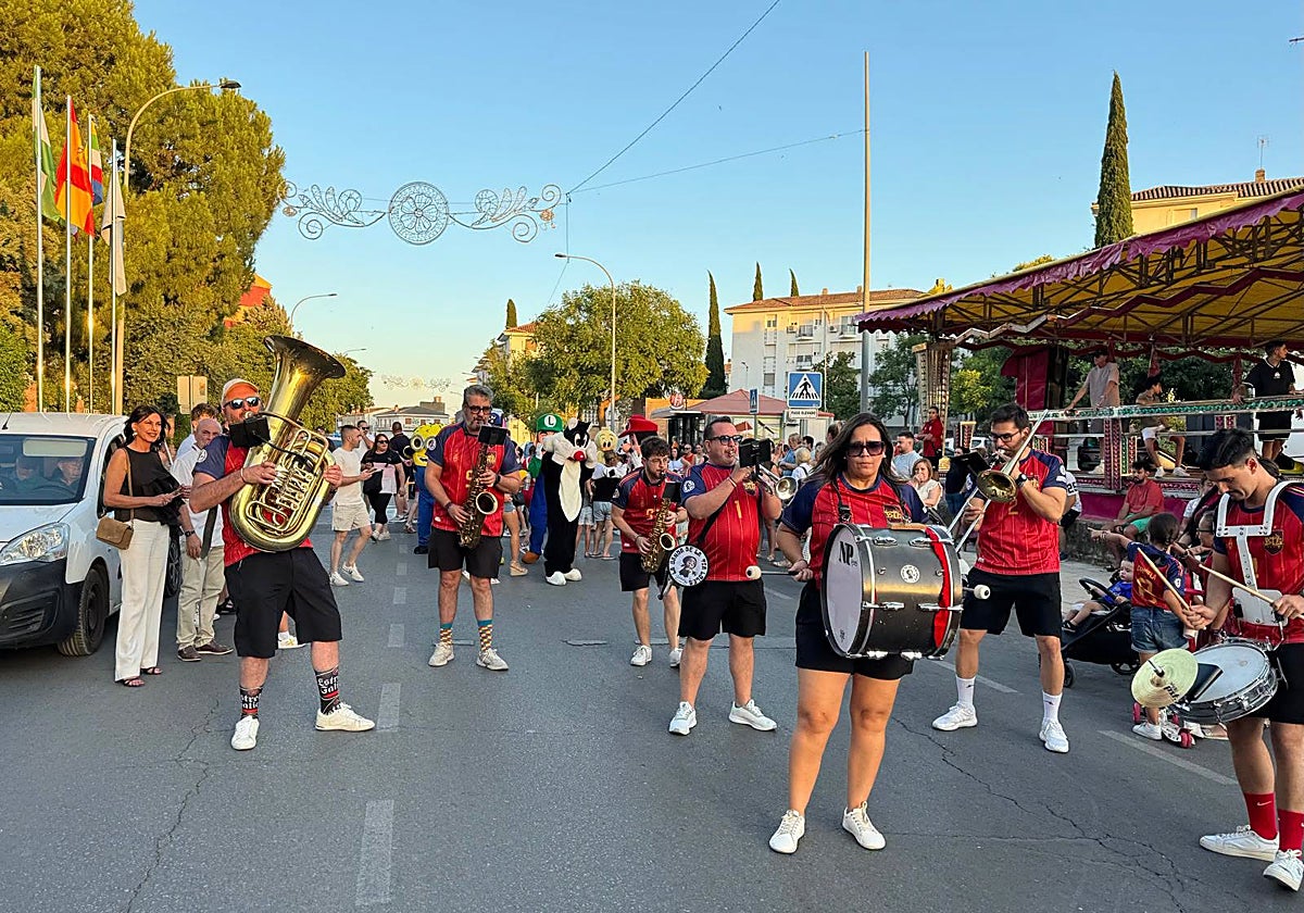 El barrio de La Paz de Linares celebra sus fiestas