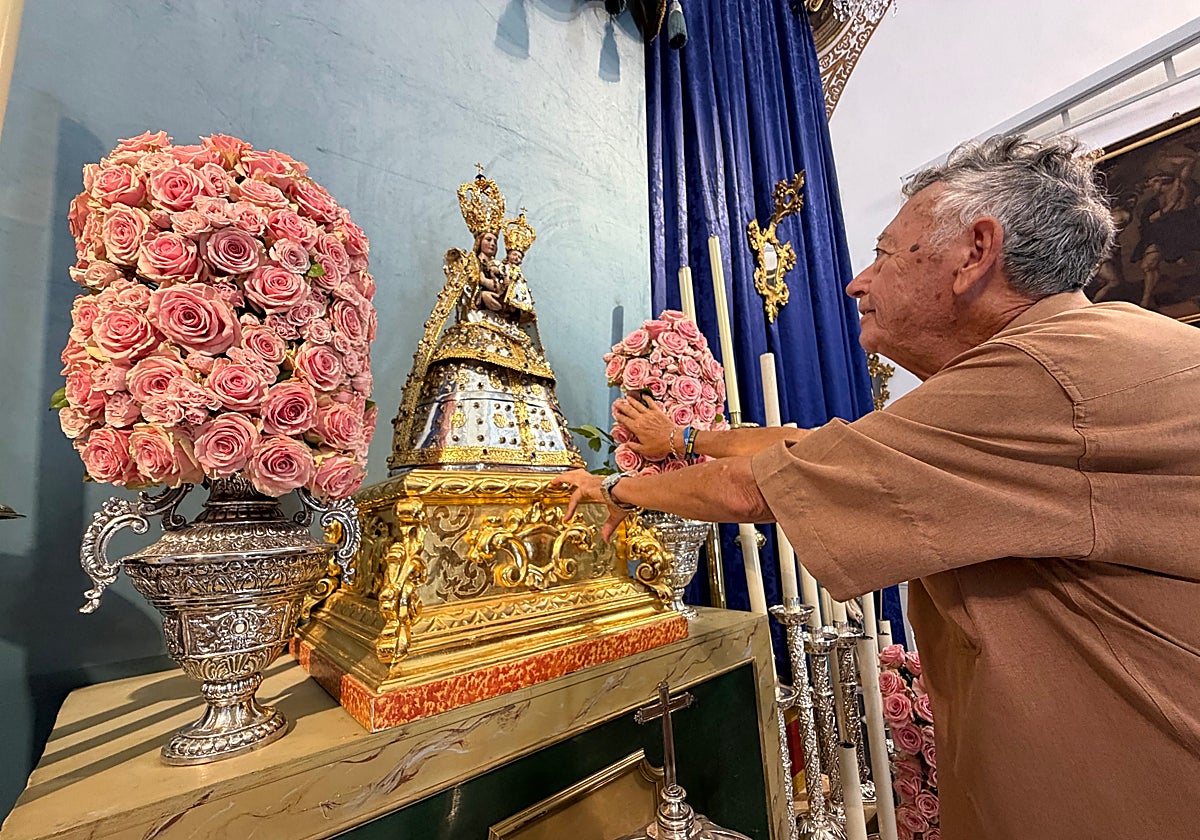 La patrona de Almuñécar vuelve a estar en culto en la iglesia de la Encarnación.