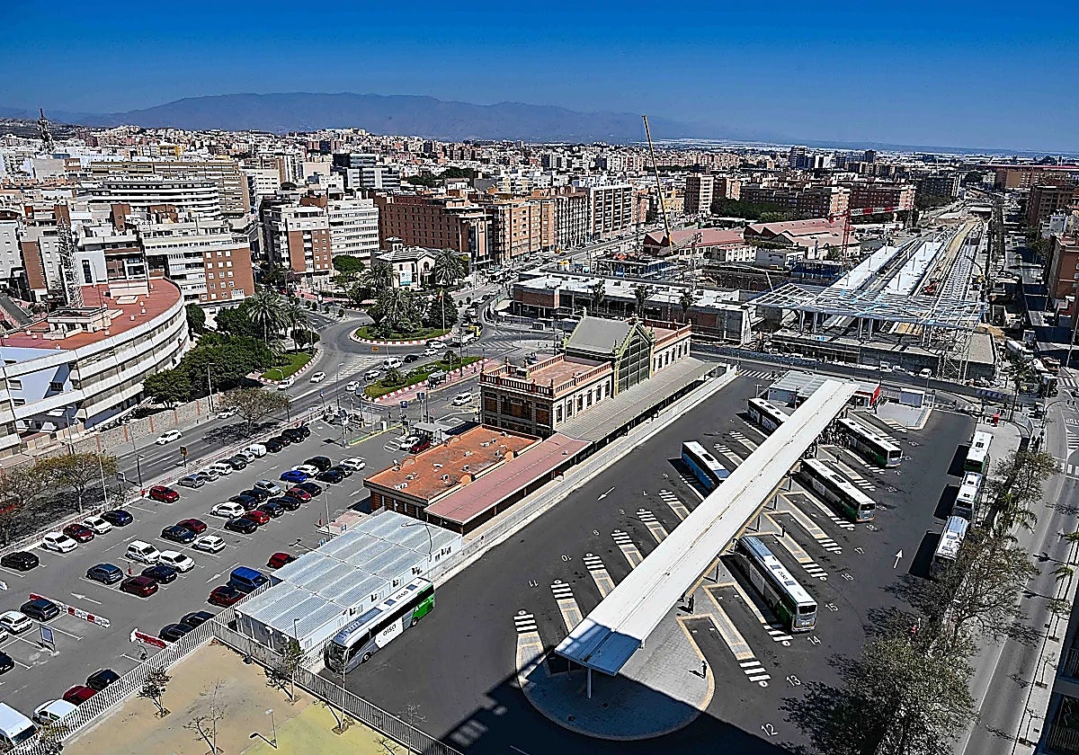 La Junta exige a Óscar Puente la fecha del AVE a Almería: «Si las obras van tan bien, que la digan ya»