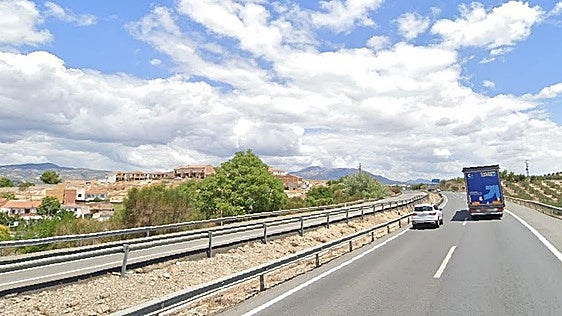 Un nuevo accidente en la A-92 deja dos personas heridas tras circular un coche en dirección contraria