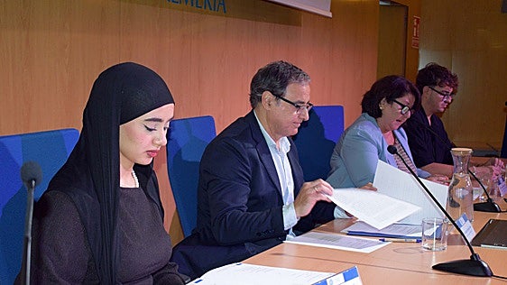 Ikram El Yandouzi Jazali toma posesión como nueva presidenta del Consejo de Estudiantes de la UAL