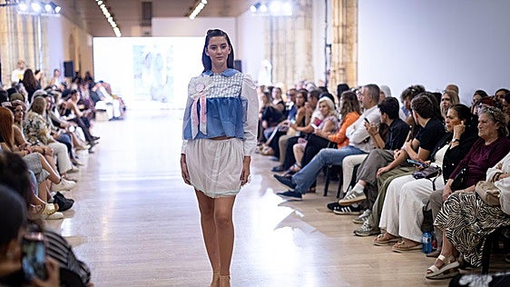 Las imágenes de la XIII Pasarela Moda Solidaria de Cruz Roja en Granada