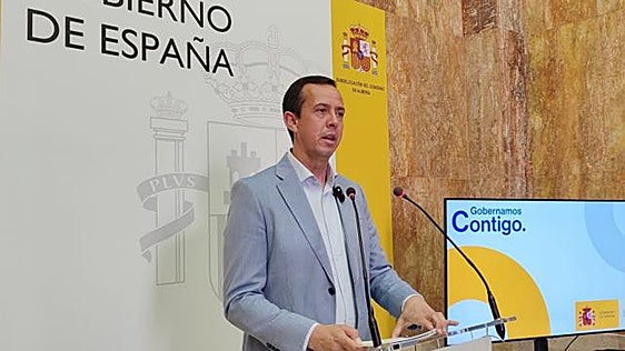 El Gobierno traslada su «voluntad de escuchar» la propuesta municipal para frenar las torres del soterramiento en Almería