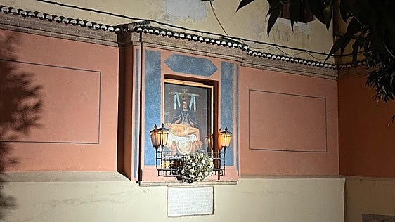 Las hornacinas desaparecidas de la Virgen de las Angustias en Granada: la historia de los cuatro faroles