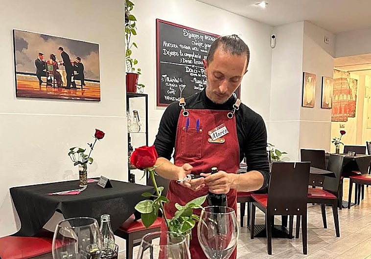 Imagen principal - Adiós a uno de los restaurantes italianos más populares y mejor valorados de Granada: «Nos da una pena enorme»