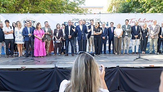 La UGR recibe a sus estudiantes con el recuerdo a Claudia y el cariño para Ceuta