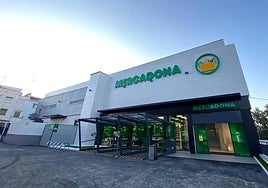 Fachada de un supermercado Mercadona.