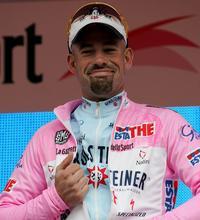 El alemán Schumacher se enfunda la maglia rosa tras ganar la tercera etapa del Giro