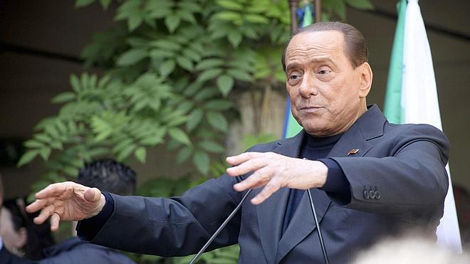 Berlusconi, indignado por el 'complot' desvelado contra él