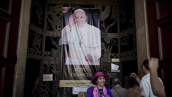 Un cartel del Papa Franciso en la iglesia del Huerto de Getsemaní. 
