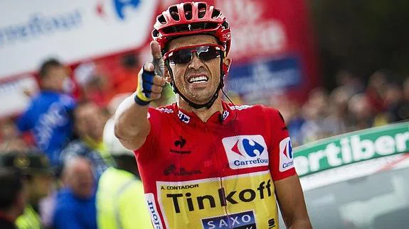 Contador celebra su triunfo en La Farrapona. 