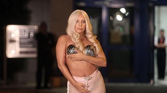 Lady Gaga, a su llegada a Atenas.