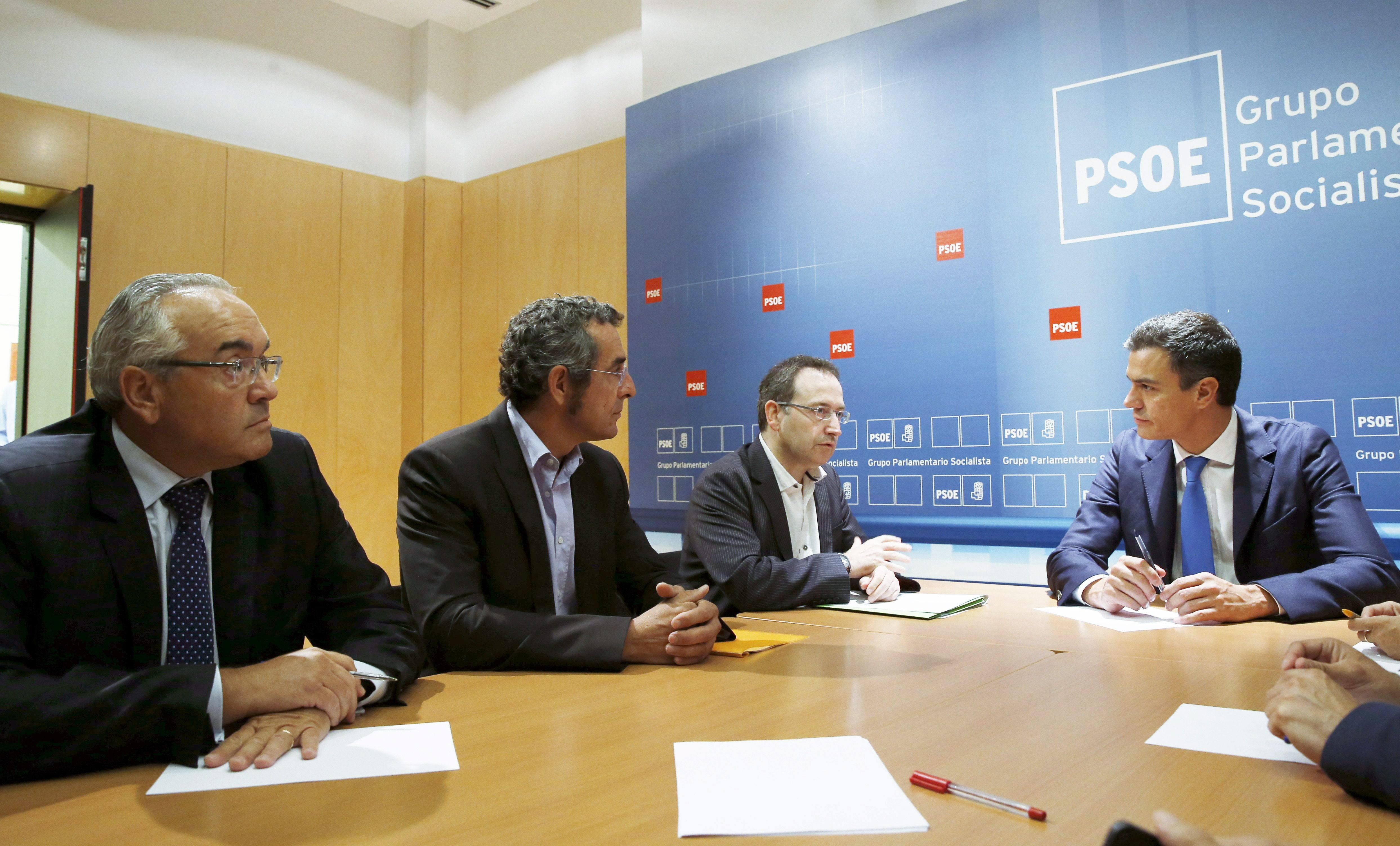 Pedro Sánchez, durante su reunión con representantes de la cultura. 