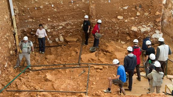 El equipo de arqueólogos que ha iniciado los trabajos.