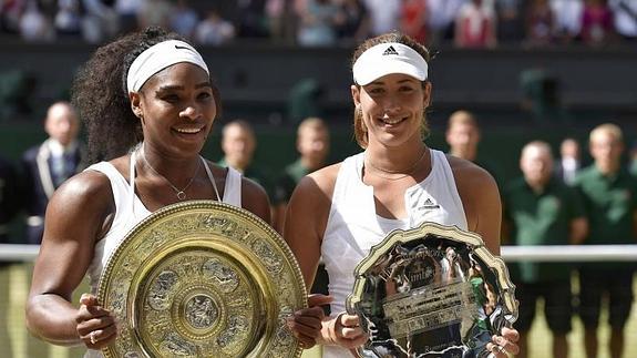 Muguruza junto a Serena tras la final. 