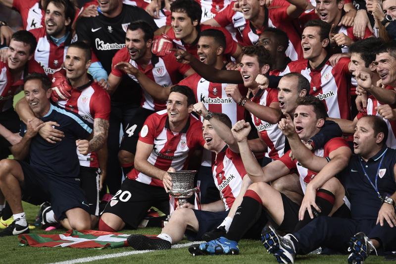 El Athletic, tras ganar la Supercopa. 