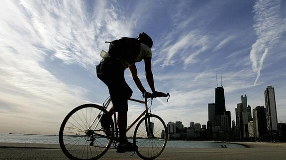 El sensor detecta fuertes movimientos o caídas y avisa a sus compañeros del peligro.