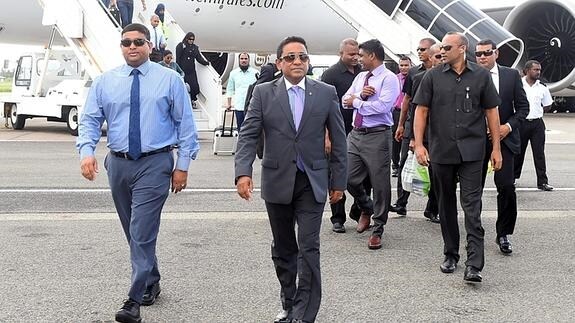 Abdulá Yamín a su llegada a Malé. 