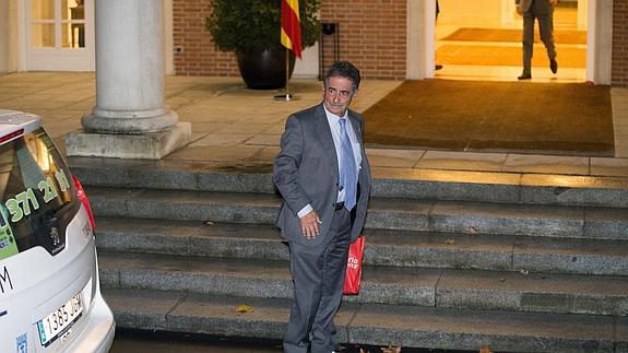 El presidente cántabro, Miguel Ángel Revilla, a su llegada a Moncloa.