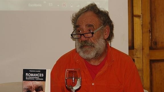Paco Algora, en la presentación de un libro suyo. 