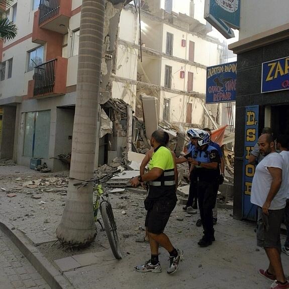 Imagen del edificio derrumbado. 