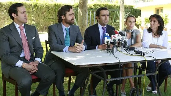 Los hijos de de José María Ruiz Mateos, en una rueda de prensa.