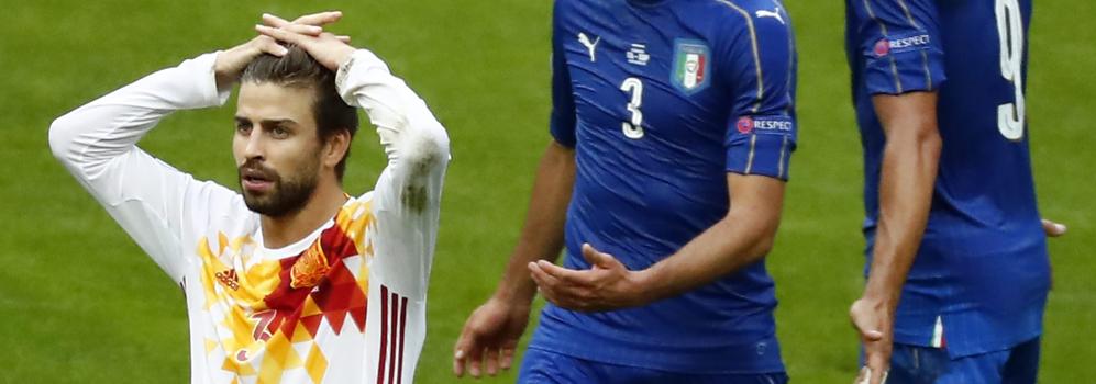 Gerard Piqué, durante el partido de octavos contra Italia. 