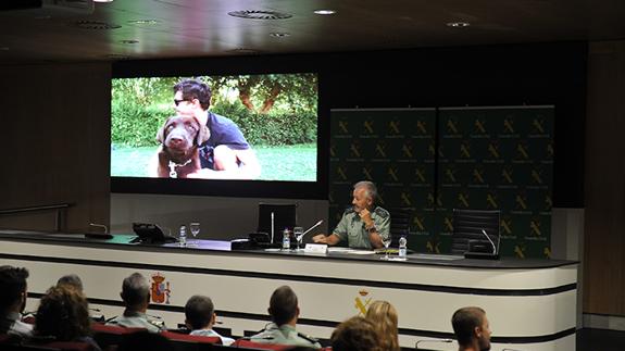 Presentación de la campaña contra el maltrato animal.