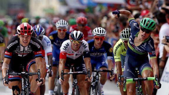 El ciclista danés del equipo Orica, Magnus Cort, celebra el triunfo. 