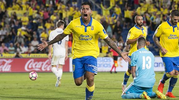 Araújo celebra un gol. 