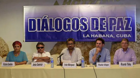 Miembros del equipo negociador de las FARC. 