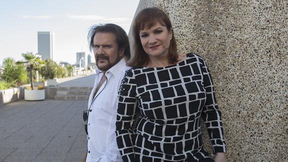 Joaquín y Laura Galán, Pimpinela.