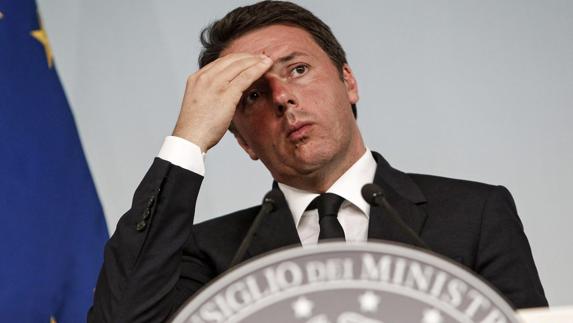 Matteo Renzi se lamenta. 