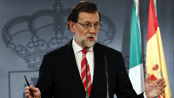 Rajoy habla durante una rueda de prensa. 