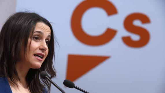 Inés Arrimadas, durante la rueda de prensa posterior a la reunión de la Ejecutiva Permanente de la formación naranja celebrada hoy en Madrid. 