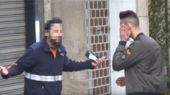 El repartidor de paquetería que agredió al youtubero Mr. GranBomba.