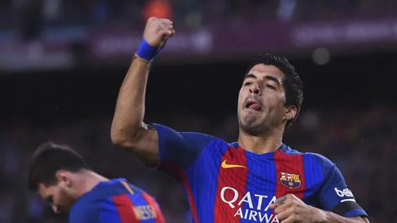 Luis Suárez celebra un gol. 