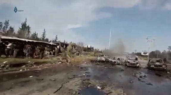 Captura de un vídeo con la columna de humo provocada por la explosión.