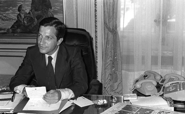 Adolfo Suárez se alzaba como vencedor en las elecciones de 1977.