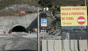 La actividad seguía parada ayer en el Puntalón-Carchuna. :: J. MARTÍN