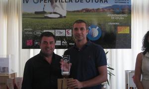 Juan Francisco Castillo gana el IV  torneo de golf Villa de Otura