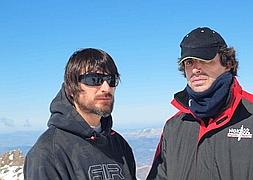 Manuel y Alan Hogsbin, hoy, en Sierra Nevada :: A. MOLINA