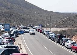 Estado de los accesos de la playa de 'Los Muertos', tras el cierre del aparcamiento./IDEA