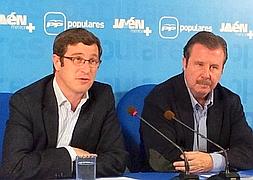 Miguel Contreras y García Anguita presentaron la campaña en la sede del PP. JML