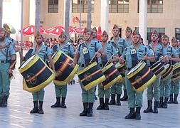 Acto de homenaje a la Legión española, en la Plaza Mayor. :: a. f. v.