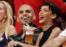 Rihanna regala un coche de un millón de dólares a Chris Brown