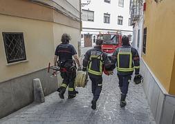 El camión quedó atascado cuando iba a apagar un incendio en san Juan de los Reyes