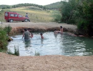 POZA TERMAL. Vecinos de Santa Fe han disfrutado durante años de estas saludables aguas. / IDEAL