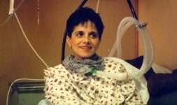 Ramón Sampedro  se suicidó con cianuro en 1998 con ayuda de una amiga.